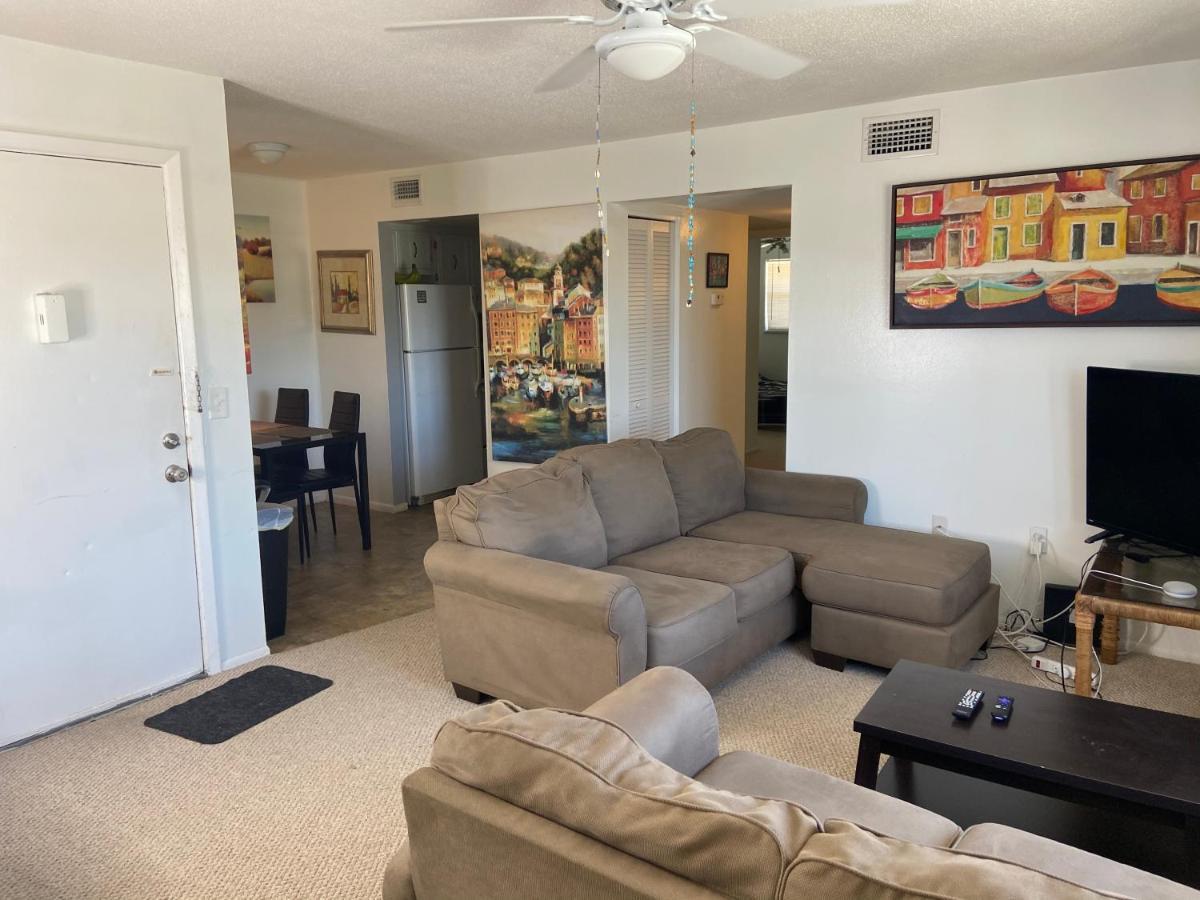 Private Room In A 2 Bedroom 1 Bathroom Shared With Host, On The Beach, Surrounded By Resorts, Only 2 People Max St. Pete Beach Eksteriør billede