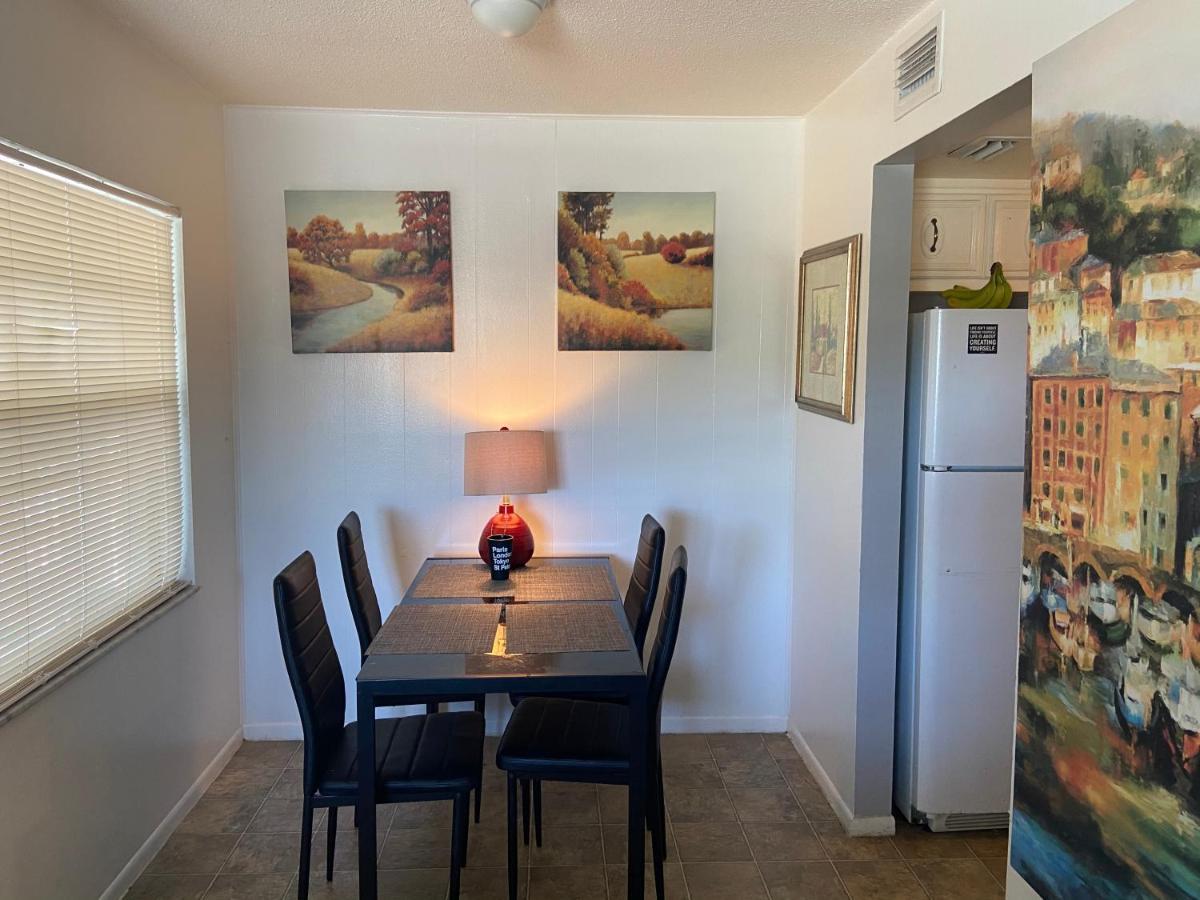 Private Room In A 2 Bedroom 1 Bathroom Shared With Host, On The Beach, Surrounded By Resorts, Only 2 People Max St. Pete Beach Eksteriør billede